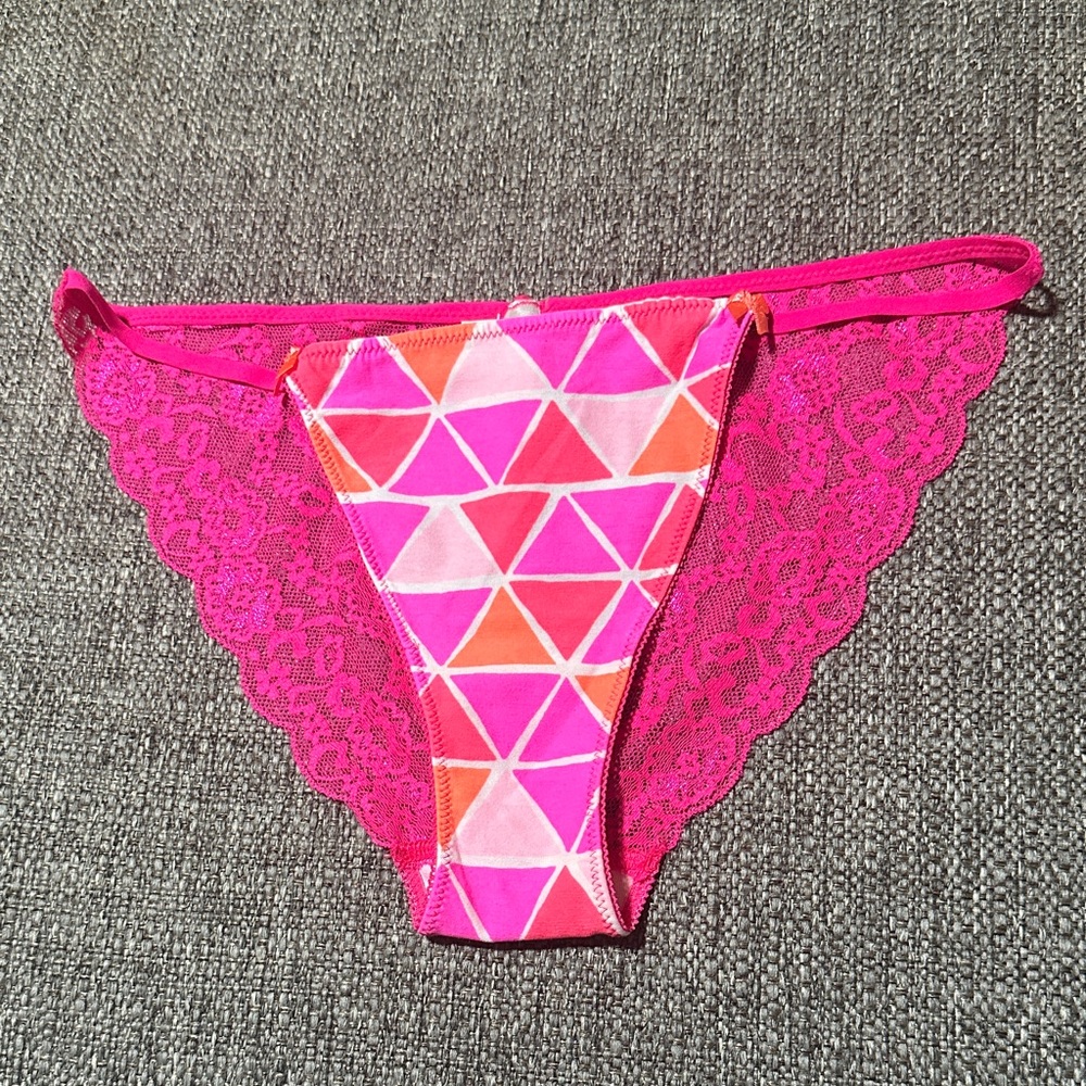 PINK Victoria’s Secret Extra Low Rise Geometric Lace Bikini Panty